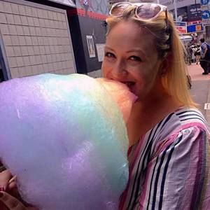 Meet your Posher, Becky